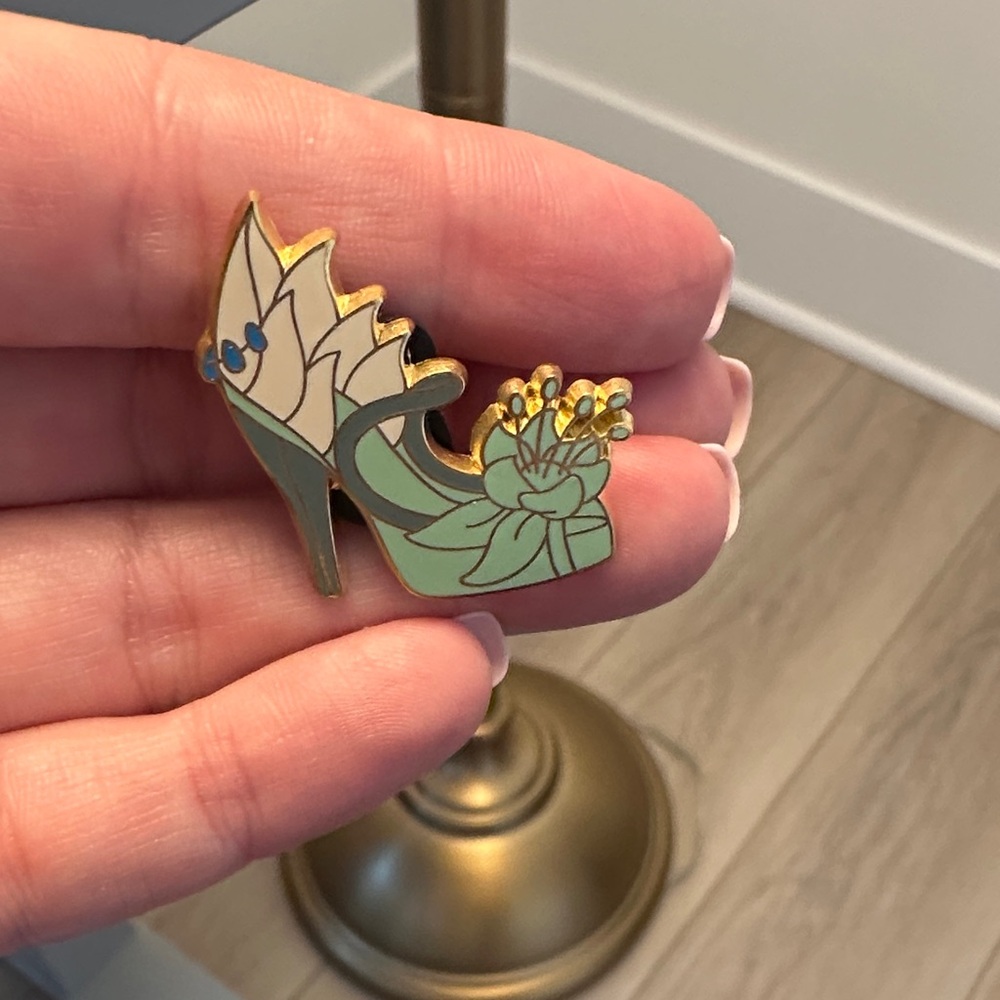 Disney Tiana Princess Designer Shoe Pin | Green & Gold | Enamel Brooch